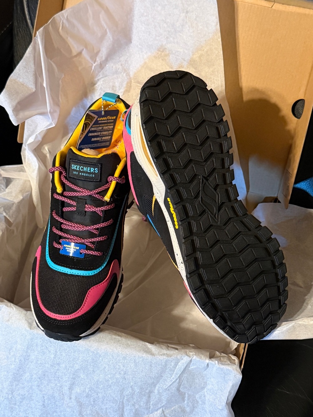 Skechers Black Pink Blue Yellow Accent Athletic Hiking Sneakers - New in Box - Picture 3 of 5